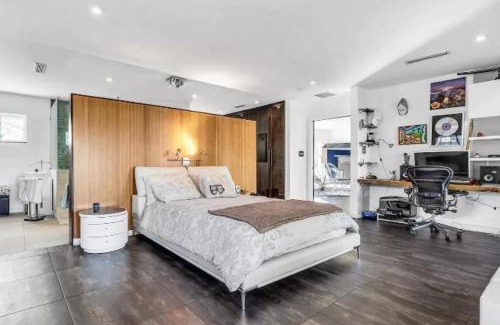 Overtown Apartment | Modern Northwest Vacation Rentals in Miami