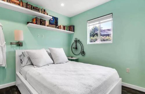 Overtown Apartment | Modern Northwest Vacation Rentals in Miami