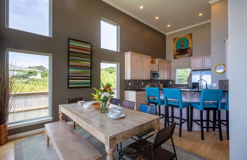 Waldport House | Modern Ocean Front Home on a Sandy Beach! Hot Tub & Game Room!