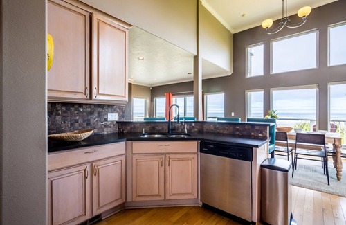 Waldport House | Modern Ocean Front Home on a Sandy Beach! Hot Tub & Game Room!