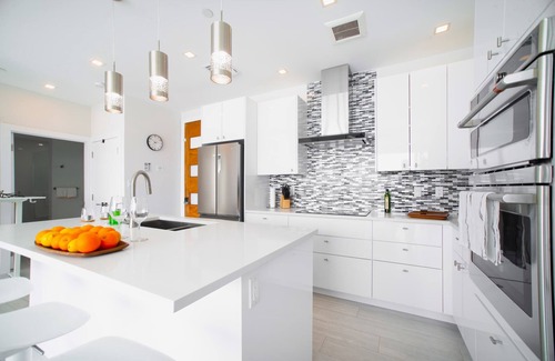 Northwest Point Condo | Modern Oceanfront 1 Bdr Condo/w Pool + Diving