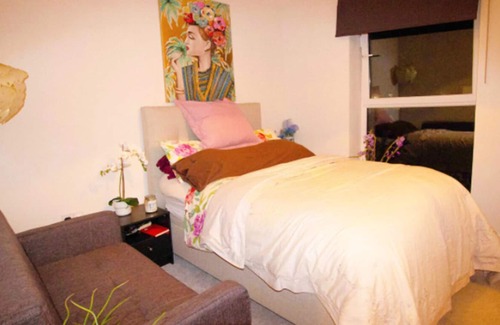 Reading House | Modern One Bed Flat- huge terrace area | Netflix