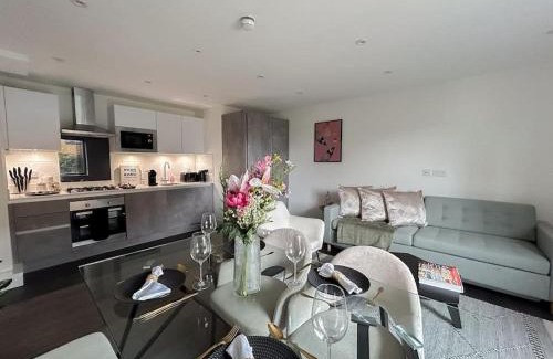 Whitechapel Apartment | Modern one bedroom flat in the Heart of London
