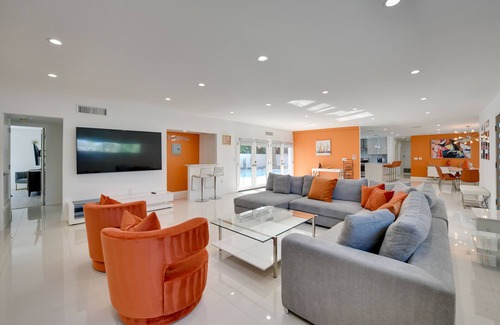 Vista Norte House | Modern Palm Springs Home w/ Pool, Putting Green