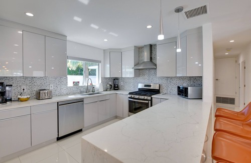 Vista Norte House | Modern Palm Springs Home w/ Pool, Putting Green