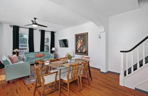 Roxborough-Manayunk Apartment | Modern Parisian Apartment in the Heart of Manayunk