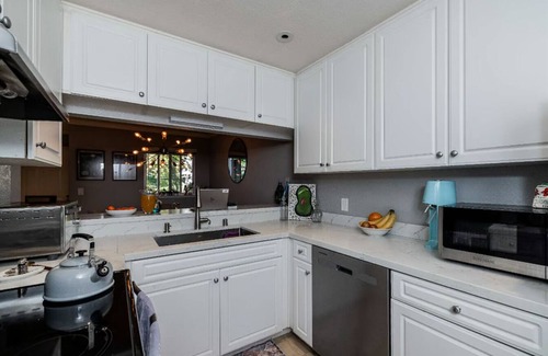 Sequoyah Condo | Modern, Peaceful Condo in Shadow Woods - Gated community with parking, gym, pool
