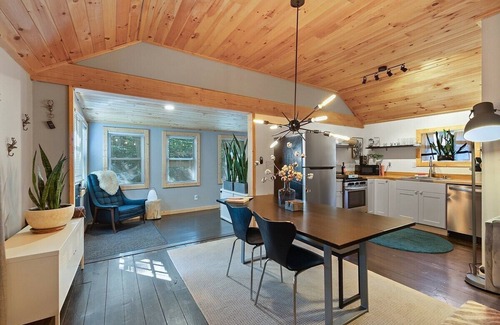 Pocono Pines Cabin | Modern Pocono Cabin | Firepit | BBQ | Pets OK