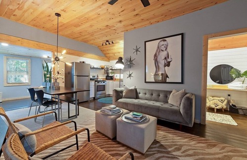 Pocono Pines Cabin | Modern Pocono Cabin | Firepit | BBQ | Pets OK