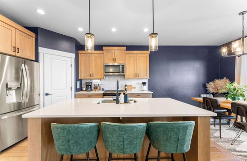 Southwest Ada County Alliance House | Modern - Pool - Blackstone - Turf Backyard - Stocked Kitchen