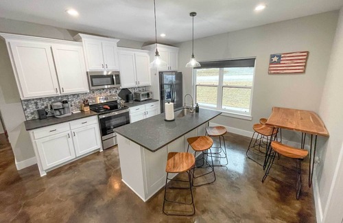 Pottsboro House | Modern Pottsboro Home - Close to Lake Texoma!