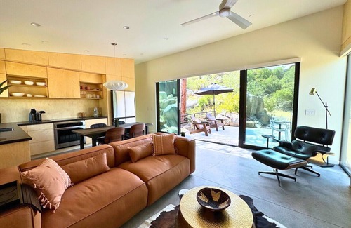 Prescott Cabin | Modern Prescott Cabin – Walk to Trails & Downtown