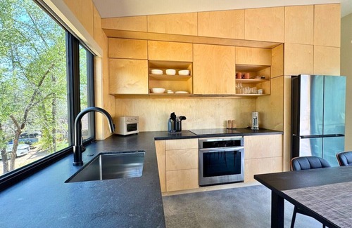 Prescott Cabin | Modern Prescott Cabin – Walk to Trails & Downtown
