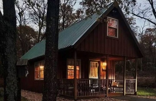 Philipsburg Cabin | Modern, Private Cabin 20 Minutes From Penn State, Breakfast Items Included