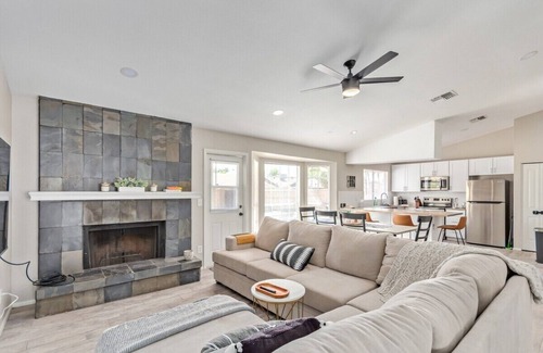 Chandler House | Modern Private Chandler Paradise w/Pool