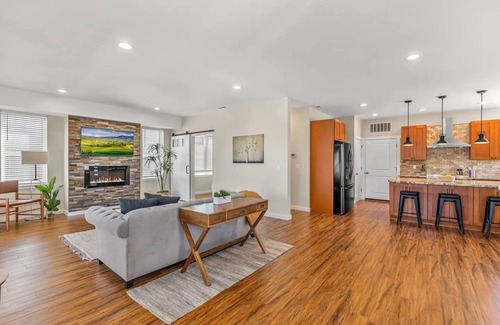 Seattle Metro Area House | Modern Private Getaway in the Heart of Seward Park!