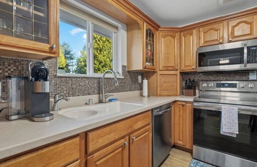 Highline House | Modern Private Getaway Near SeaTac & Downtown!