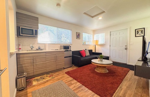 Cedar Heights Apartment | Modern Private Guest House in Seattle
