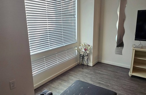 Cottage City Apartment | Modern Private Room Near DC with Easy Commute