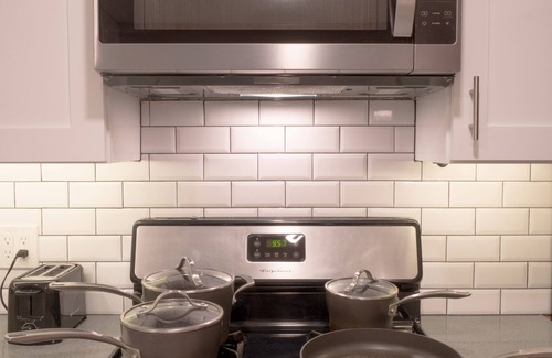 East Pasadena House | Modern Private Unit - Mins to Everything in Pasadena