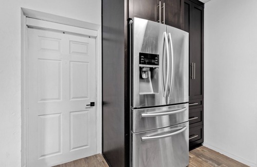 Miami Springs House | Modern property for 6 people in Miami Springs!n