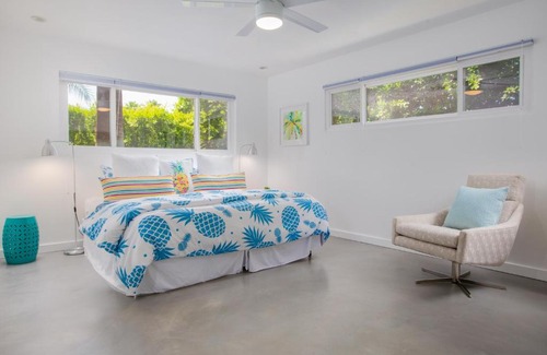 Palm Springs House | Modern Pura Vida by Oranj Palm