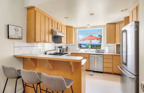 West Queen Anne House | Modern Queen Anne Home with Stunning Water Views