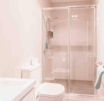 Lawson House | Modern & Quiet 2BR Townhouse with Free Parking