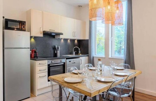 Marcq-en-Baroeul Apartment | Modern, quiet 3-bedroom apartment with parking