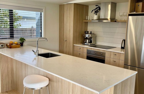 Wanaka Cottage | Modern quiet cottage close to lake