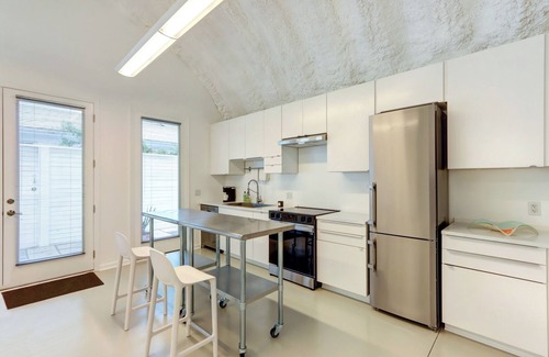 Abercorn Heights Apartment | Modern Quonset Hut in Midtown Savannah