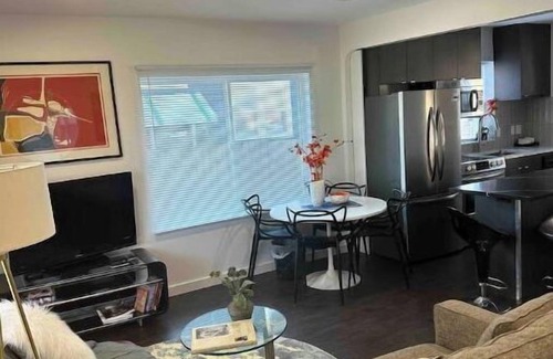 Des Moines House | Modern Ranch near Knapp Center, Stadium, Downtown