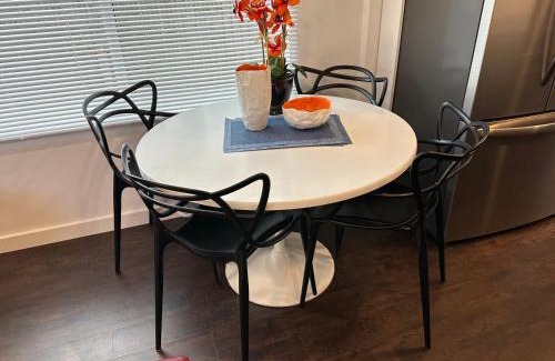 Des Moines House | Modern Ranch near Knapp Center, Downtown