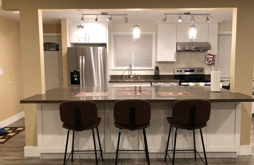 Bothell House | Modern & Remodeled 3bd/2ba duplex unit in Bothell - walk to UW Bothell, Downtown