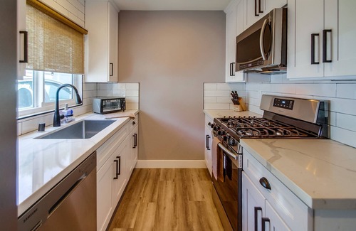 Central Mission Beach Condo | Modern Renovated Bayside condo-808