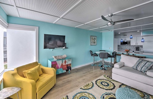 Oceanmarsh Subdivision Condo | Modern, renovated condo on Harbor Island!