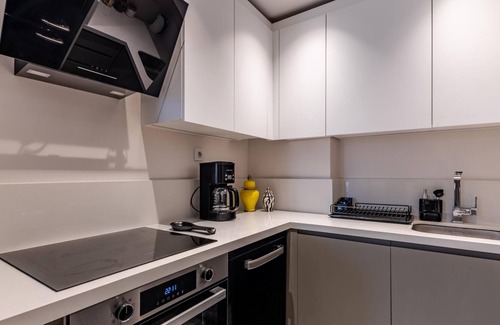 Uludag Apartment | Modern Residence 10 min to Metro and Miniaturk