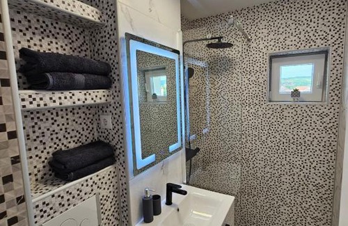 Zalau Apartment | Modern Residence Scala