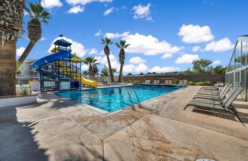 St. George Apartment | Modern Resort Condo - Pools, Courts & Scenic Views