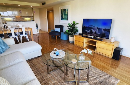Rushcutters Bay Apartment | Modern Resort Style Living - 2 bed, 2 bath, parking, views. "Marina One"