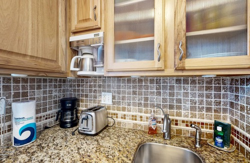 Pompano Beach Condo | Modern resort-style condo - steps from the beach, near Fort Lauderdale