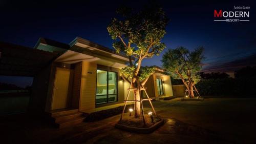 Phichit Resort | Modern Resort