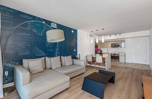 Hallandale Beach Apartment | Modern Resort with Amazing Pool