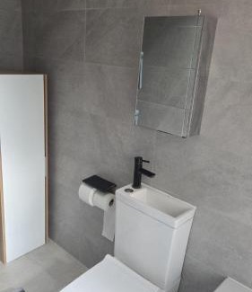 Horsmonden House | Modern Retreat in Kent Countryside