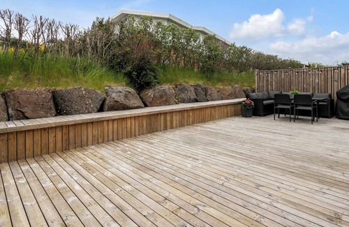 Arbær House | Modern Retreat in Reykjavik: Your Gateway to Nature and City Life -FREE PARKING