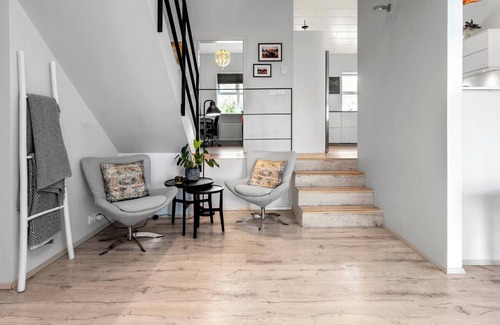 Arbær House | Modern Retreat in Reykjavik: Your Gateway to Nature and City Life -FREE PARKING