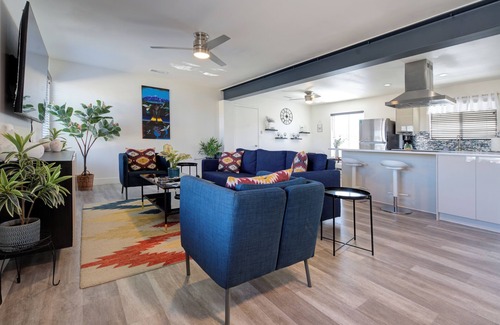Page House | Modern Retreat with free EV Charging, Games & Fire Pit