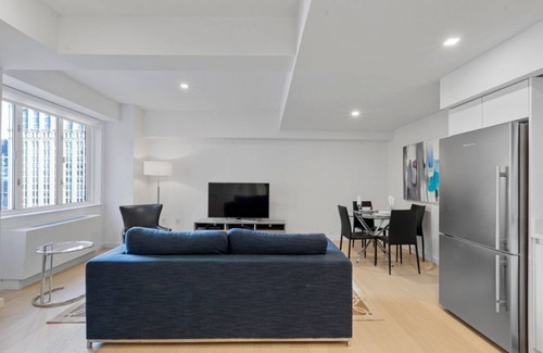 Battery Park City Condo | Modern Retreat with Stunning Hudson River Views