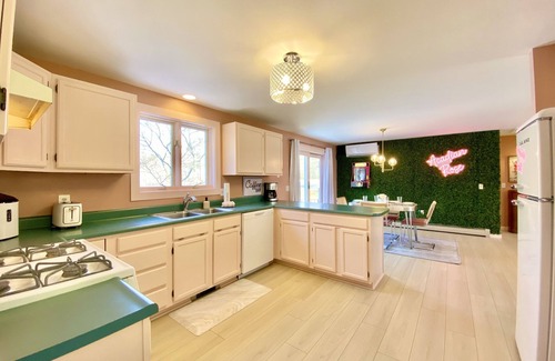 Ellsworth Apartment | Modern Retro Apartment 20 Mins To Bar Harbor w/Firepit, Grill & Pacman