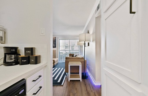 Vickery Meadow House | Modern Ritzy Haven
